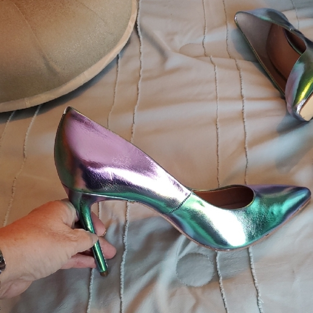 Jennifer Lopez Irridescent Stiletto Heels - Picture 11 of 11